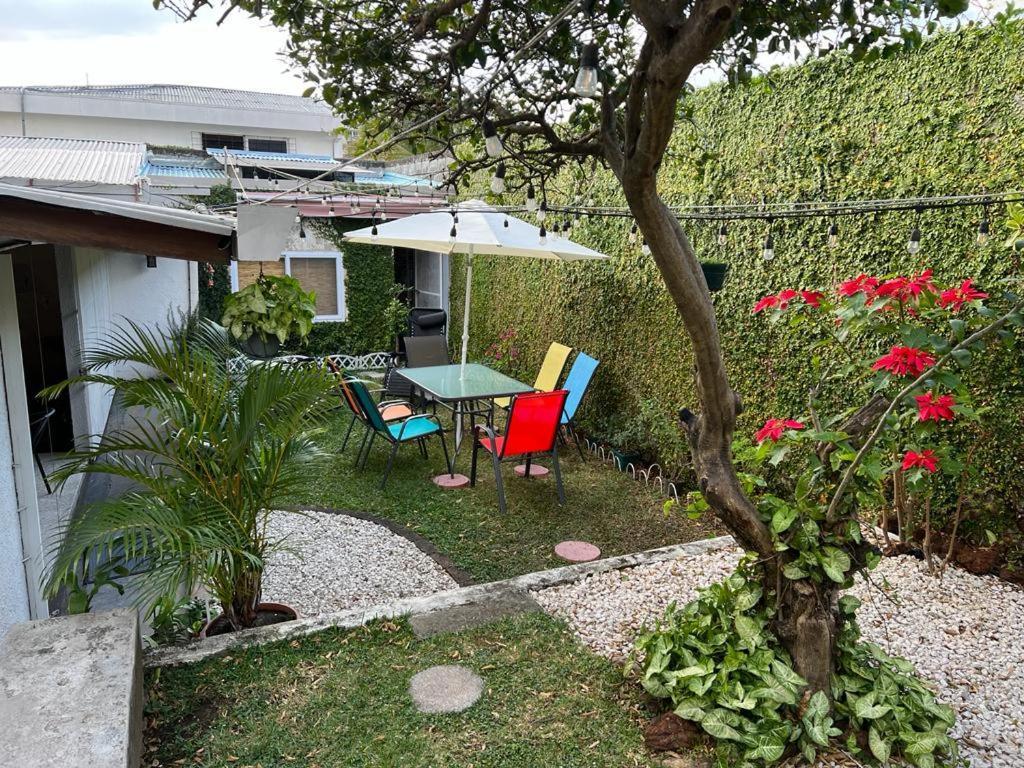 Bed and Breakfast Corazon Sabana Сан-Хосе Экстерьер фото